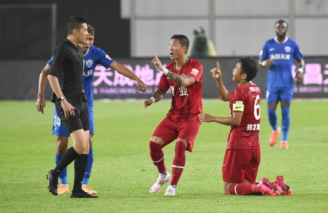 世界杯手机观看-太惨！河南队长+主力遭停赛 点球被漏判外援回不来