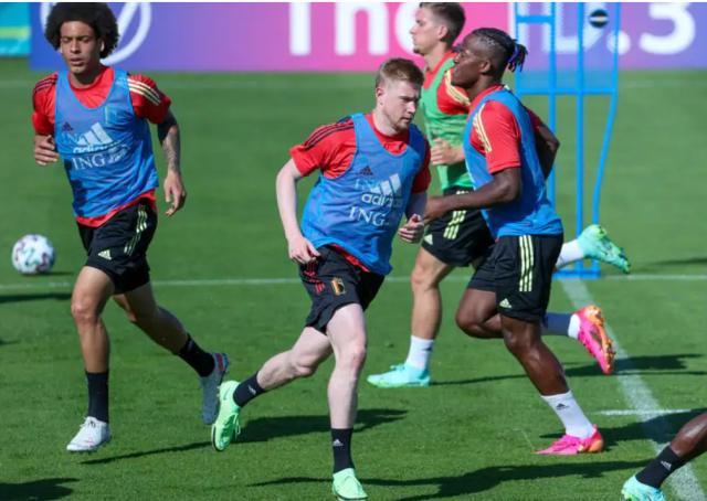 世界杯最新版下载-红魔伤情喜忧参半：右闸确认重伤中场两将复出在即